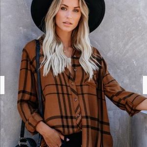 Vici plaid caramel apple top small